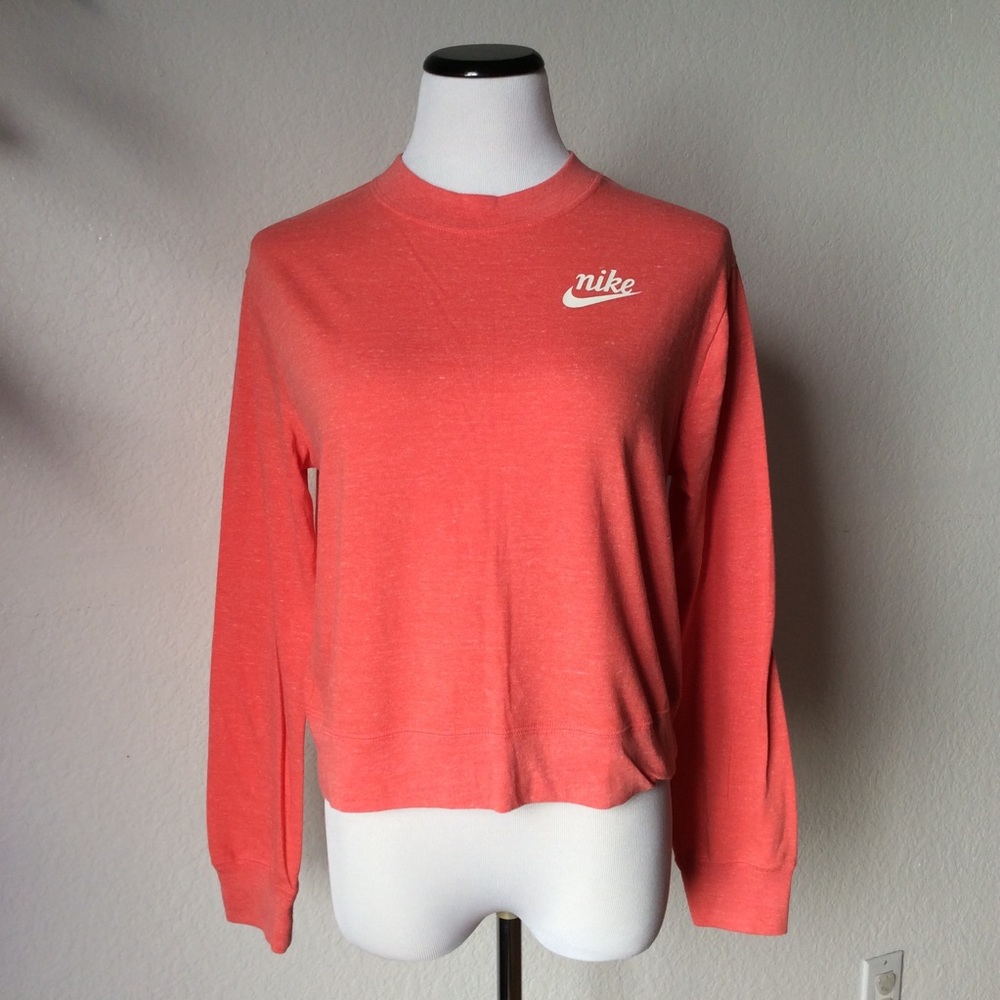 NWOT Nike Coral/Red Tone Cropped Active Sweatshirt